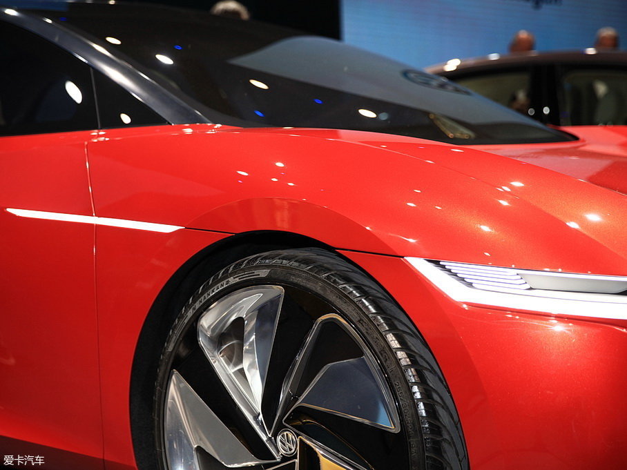 2018���I.D.Vizzion 