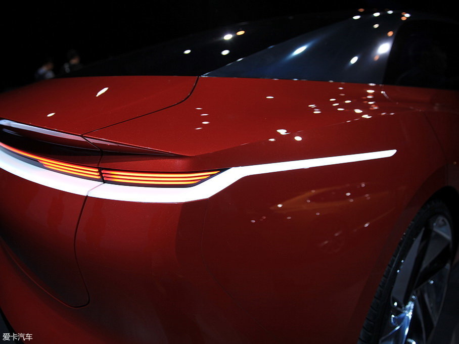 2018���I.D.Vizzion 