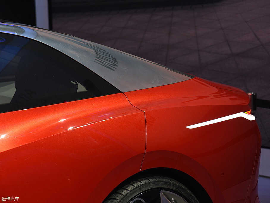 2018���I.D.Vizzion 