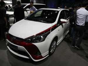 YARiS L 