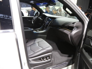 2017P׵ESCALADE Ϻ܇չ