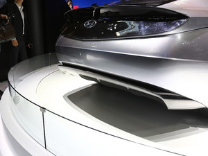 2018��Le Fil Rouge �Ϻ�܇չ