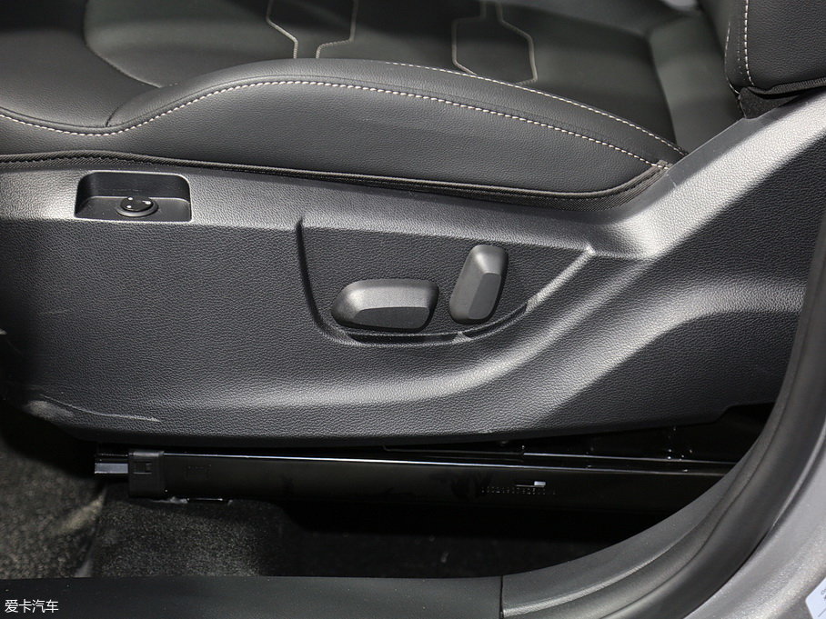 2018�����AV6 