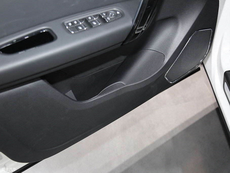 2017�̩T600 Coupe 