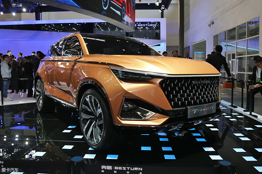 2018北京車展；實拍；奔騰T77概念車型