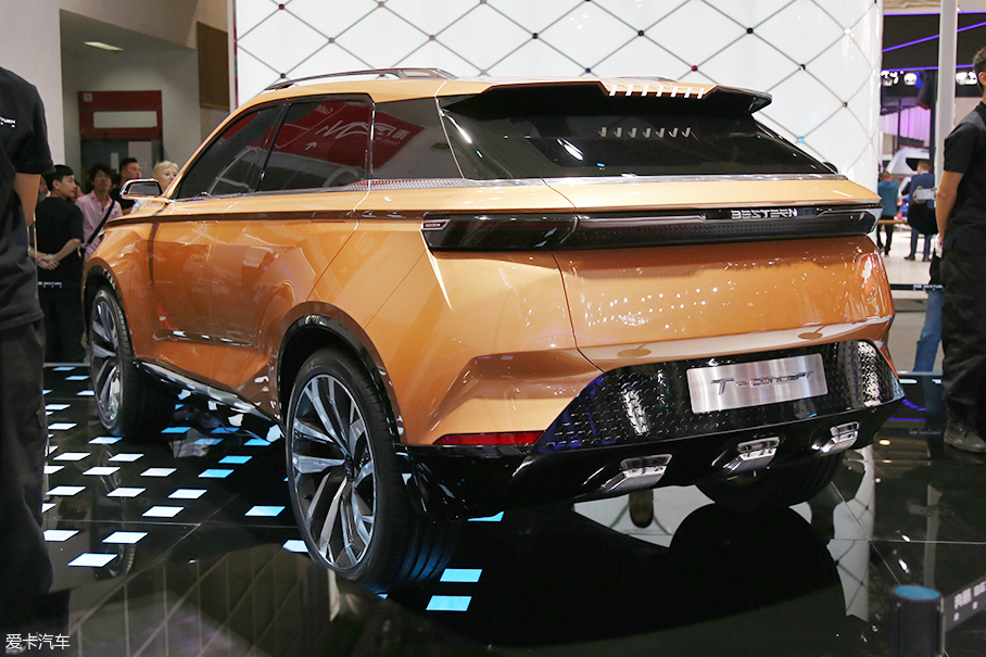 2018北京車展；實拍；奔騰T77概念車型