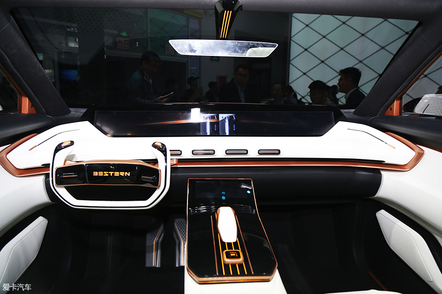 2018北京車展；實拍；奔騰T77概念車型