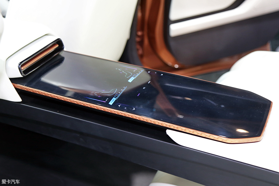 2018北京車展；實拍；奔騰T77概念車型