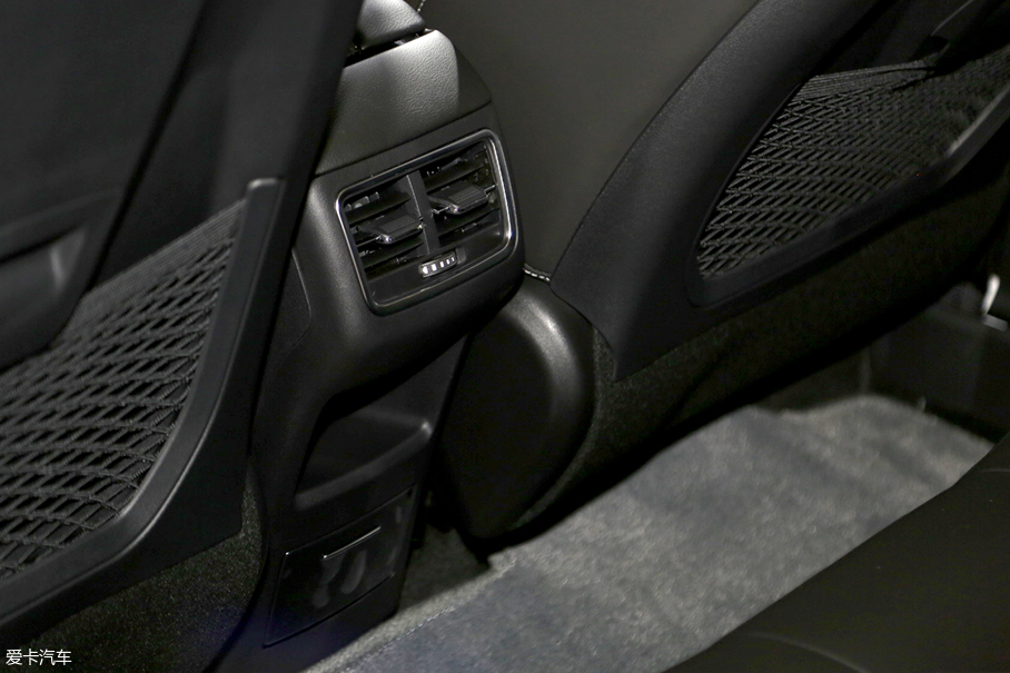 眾泰T500六座 靜評