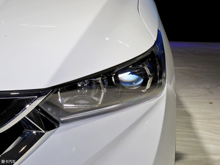 東風(fēng)風(fēng)神AX7