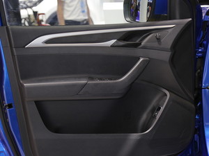 2017ͨMAXUS T60 Ϻ܇չ