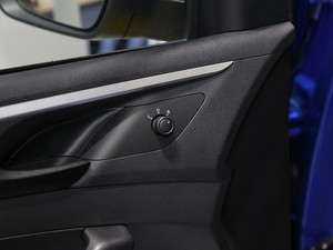 2017ͨMAXUS T60 Ϻ܇չ