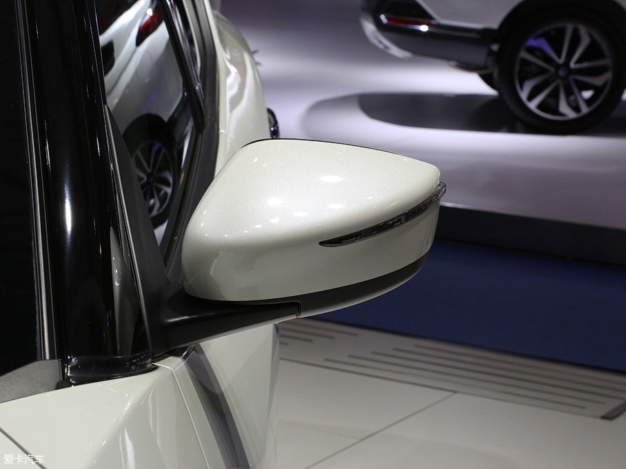 2018LANNIA {(ln)B(nio) 