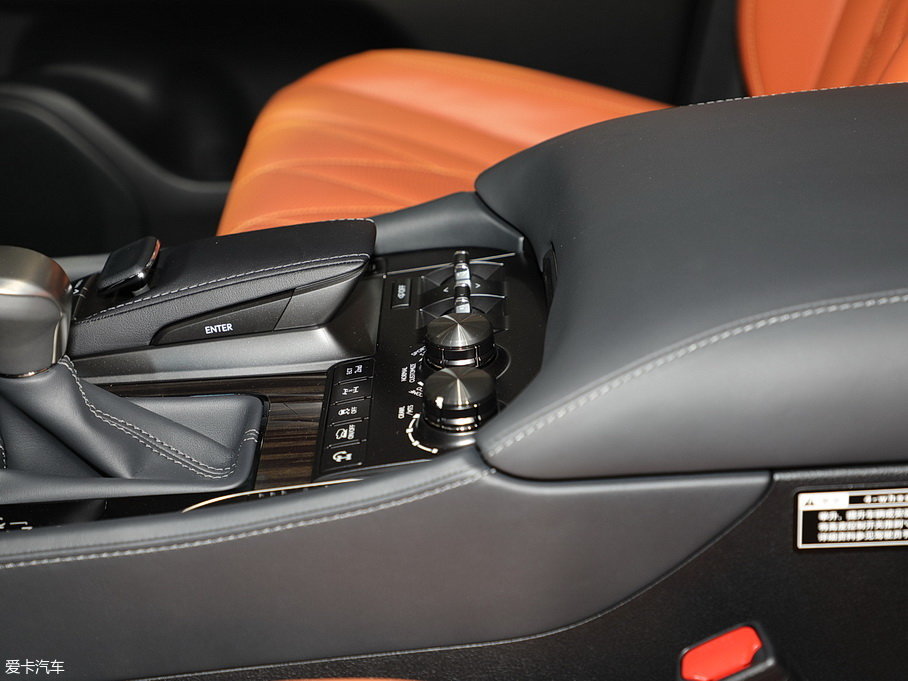 2019���׿��_˹LX 