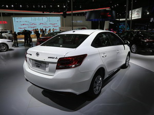 YARiS L 