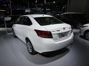 YARiS L 