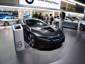 i8