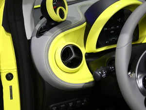 2018 smart fortwo Ϻ܇չ