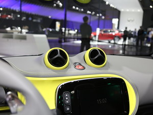 2018 smart fortwo Ϻ܇չ