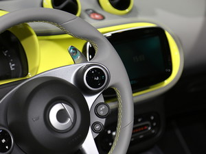2018 smart fortwo Ϻ܇չ