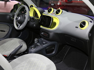 2018 smart fortwo Ϻ܇չ