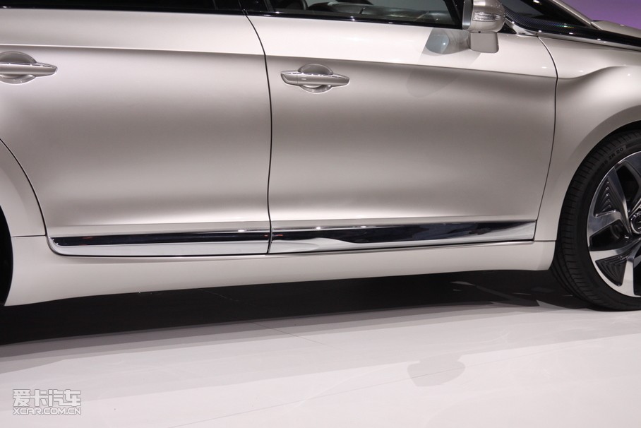 2012��DS 5(�M��) 