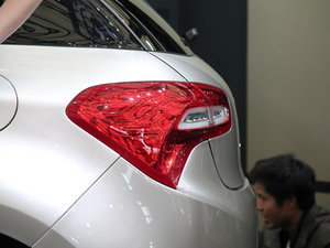 2012DS 5(M) ^
