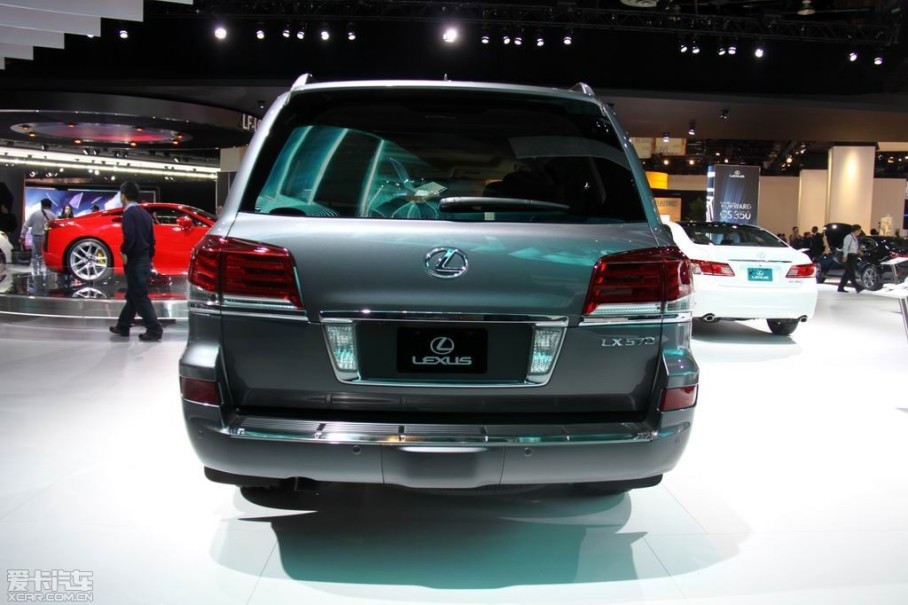 ڱ2012ɳչڼ䣬¿׿˹LX570ʽϤ³°ʽۡ׿˹LX570¿׿˹LX570ϸΪ˶ƵɢȸդͬʱԳβĺոܺβƽ˸Ľ⣬¿׿˹LX570ȼ;Խ...