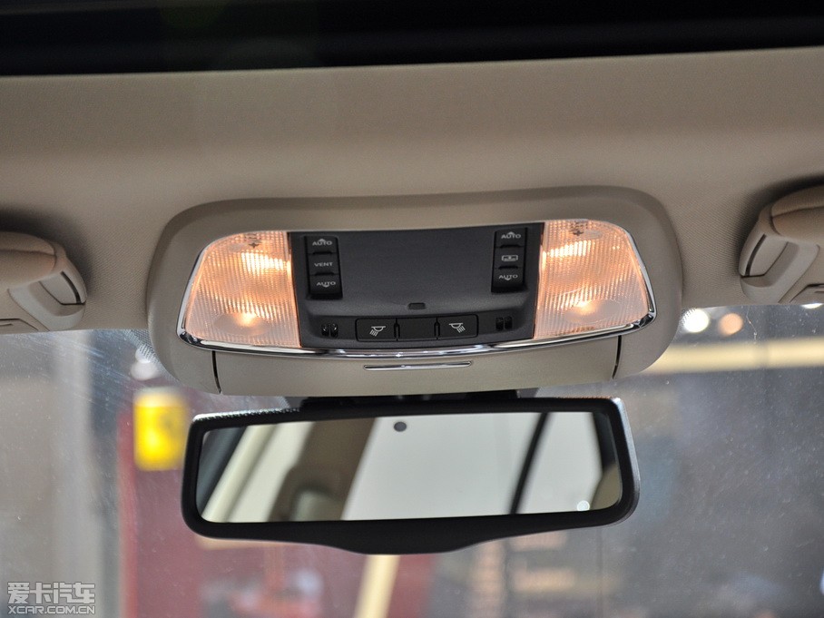 2012R˹300C(M(jn)) 3.6L A