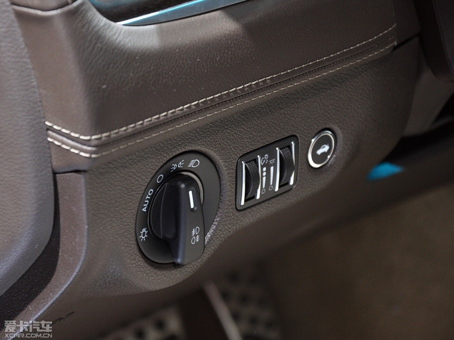 2012R˹300C(M) 3.6L A