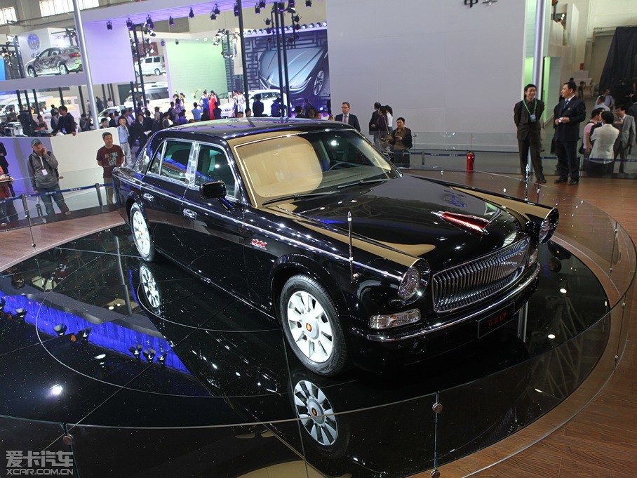 红旗轿车L7整体外观