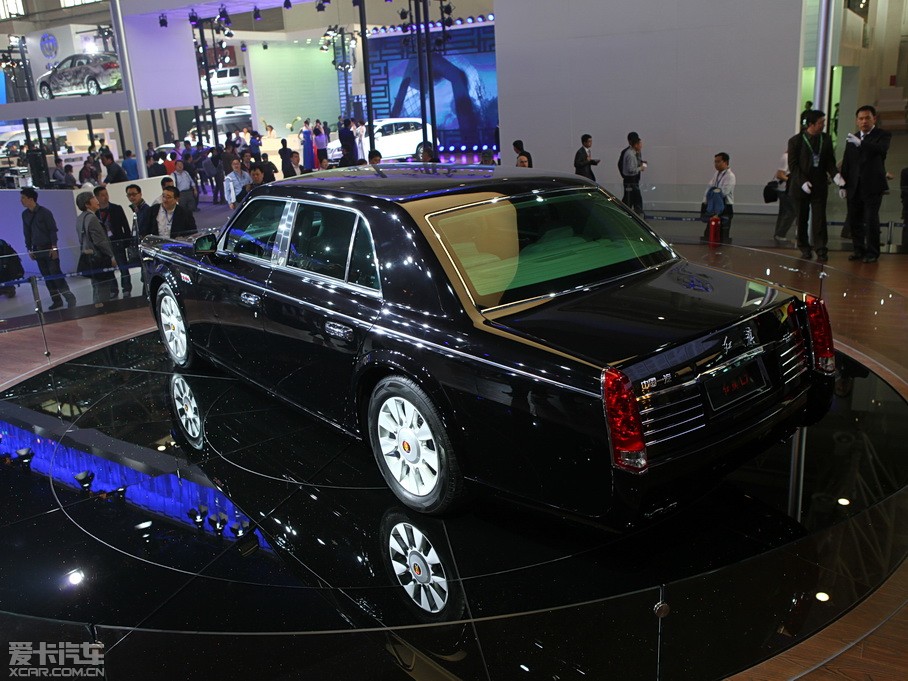 红旗轿车L7整体外观