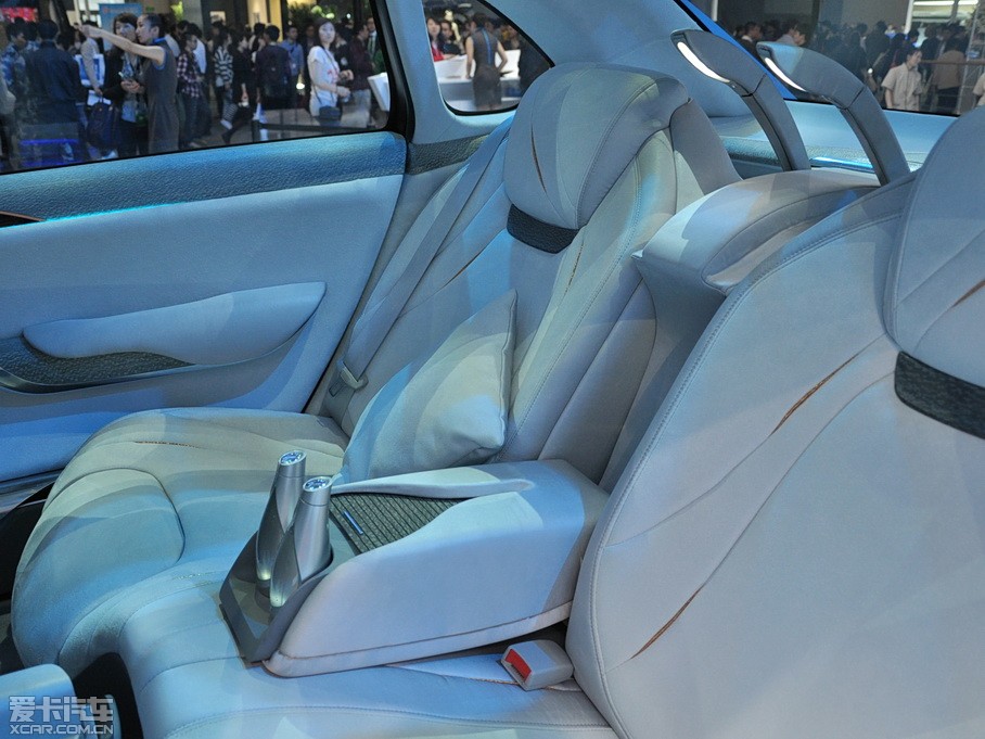 2012���v��400 ����܇