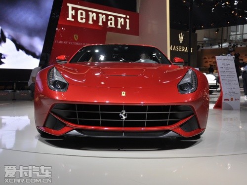 法拉利F12berlinetta