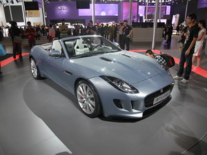 2013ݱF-TYPE w^