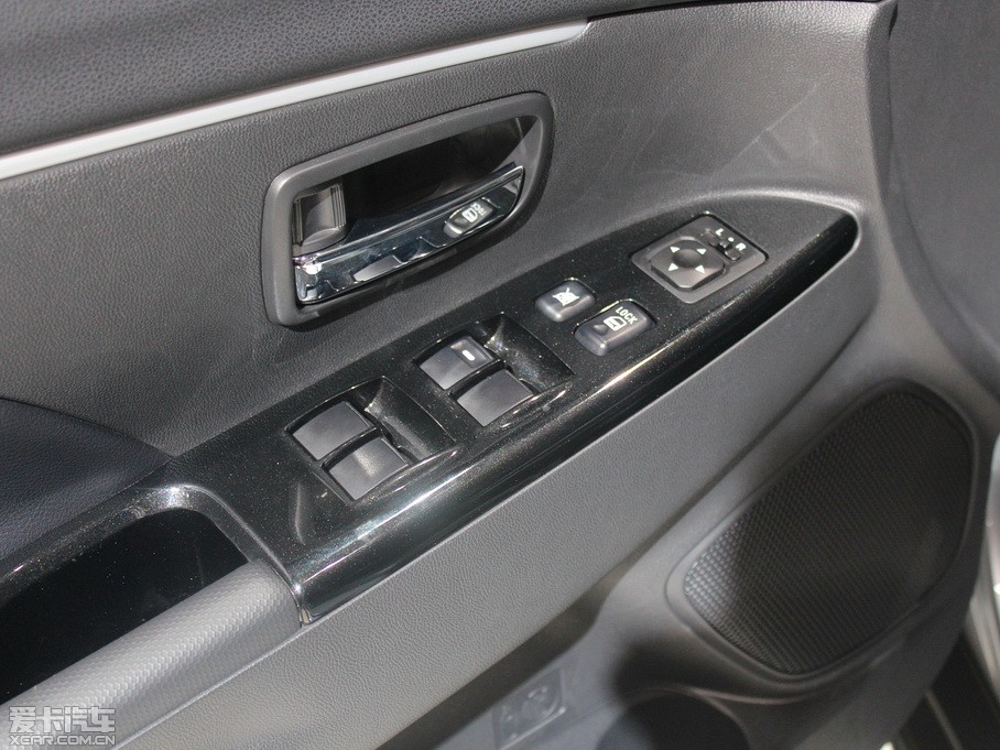 2012��C4 AIRCROSS(�M��) 