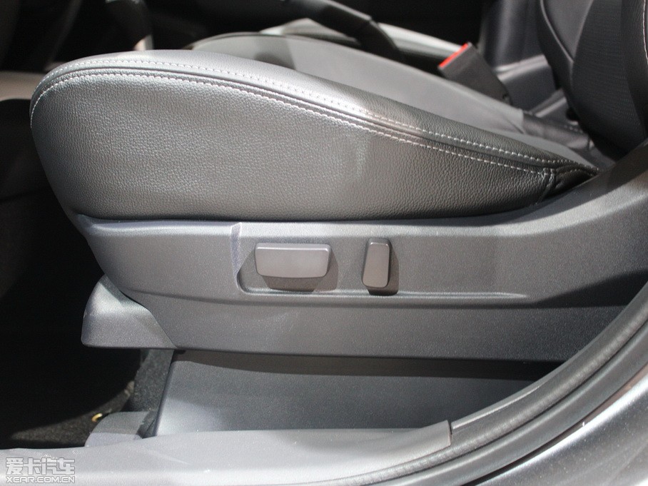 2012��C4 AIRCROSS(�M��) 