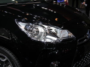 2013DS 3 ^