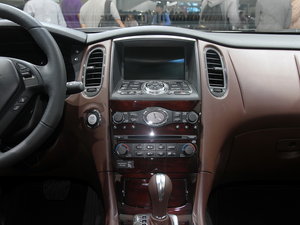 2013ӢQX50(M(jn)) Ϻ܇չ