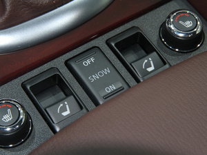 2013ӢQX50(M(jn)) Ϻ܇չ