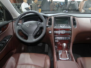 2013ӢQX50(M(jn)) Ϻ܇չ