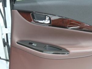 2013ӢQX50(M(jn)) Ϻ܇չ