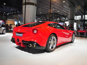 2013F12berlinetta w^