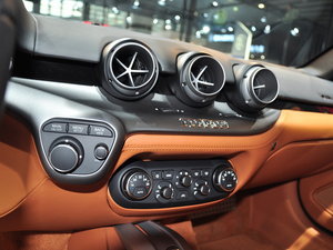 2013F12berlinetta п؅^