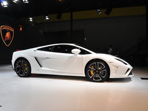 2013LP 560-4 w^