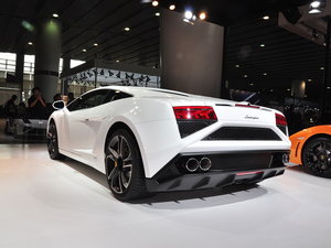 2013LP 560-4 w^