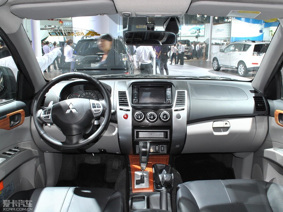 2011�������_���ŕ�(�M��) 3.0L ���A������