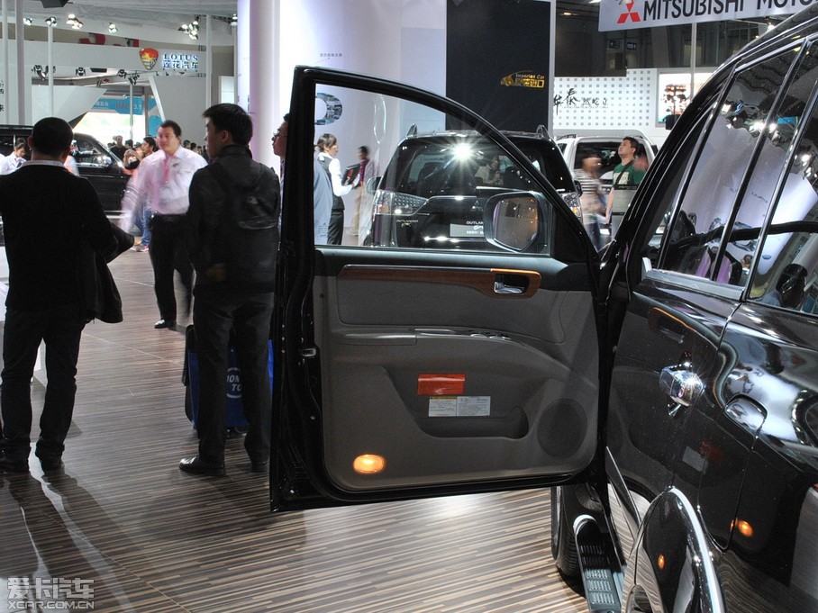 2011�������_���ŕ�(�M��) 3.0L ���A������