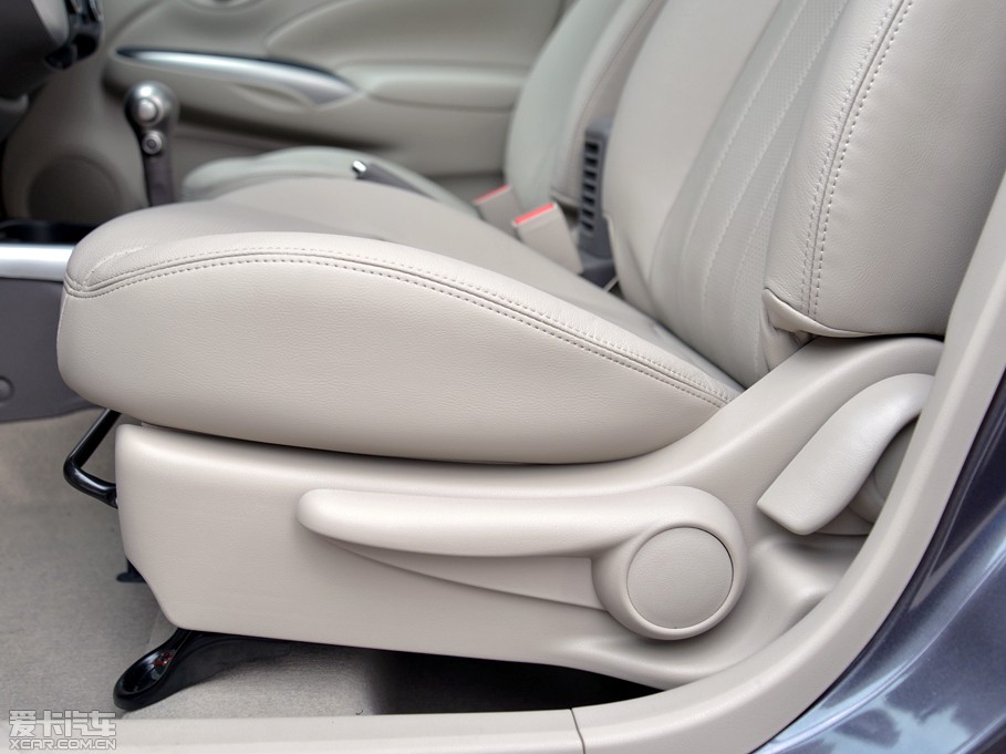 2014��ꖹ� 1.5XV CVT���F��