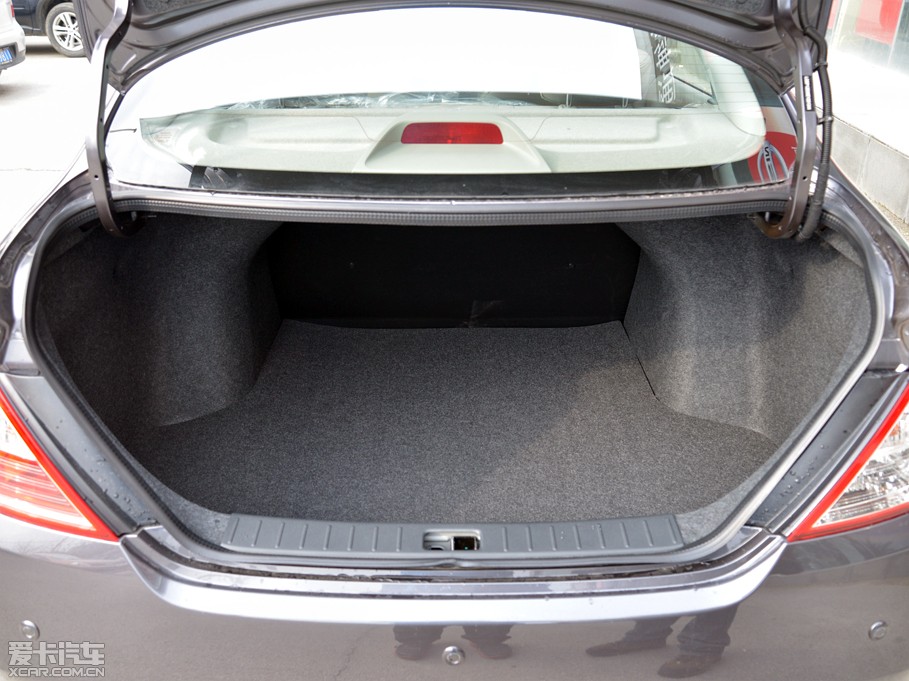 2014��ꖹ� 1.5XV CVT���F��